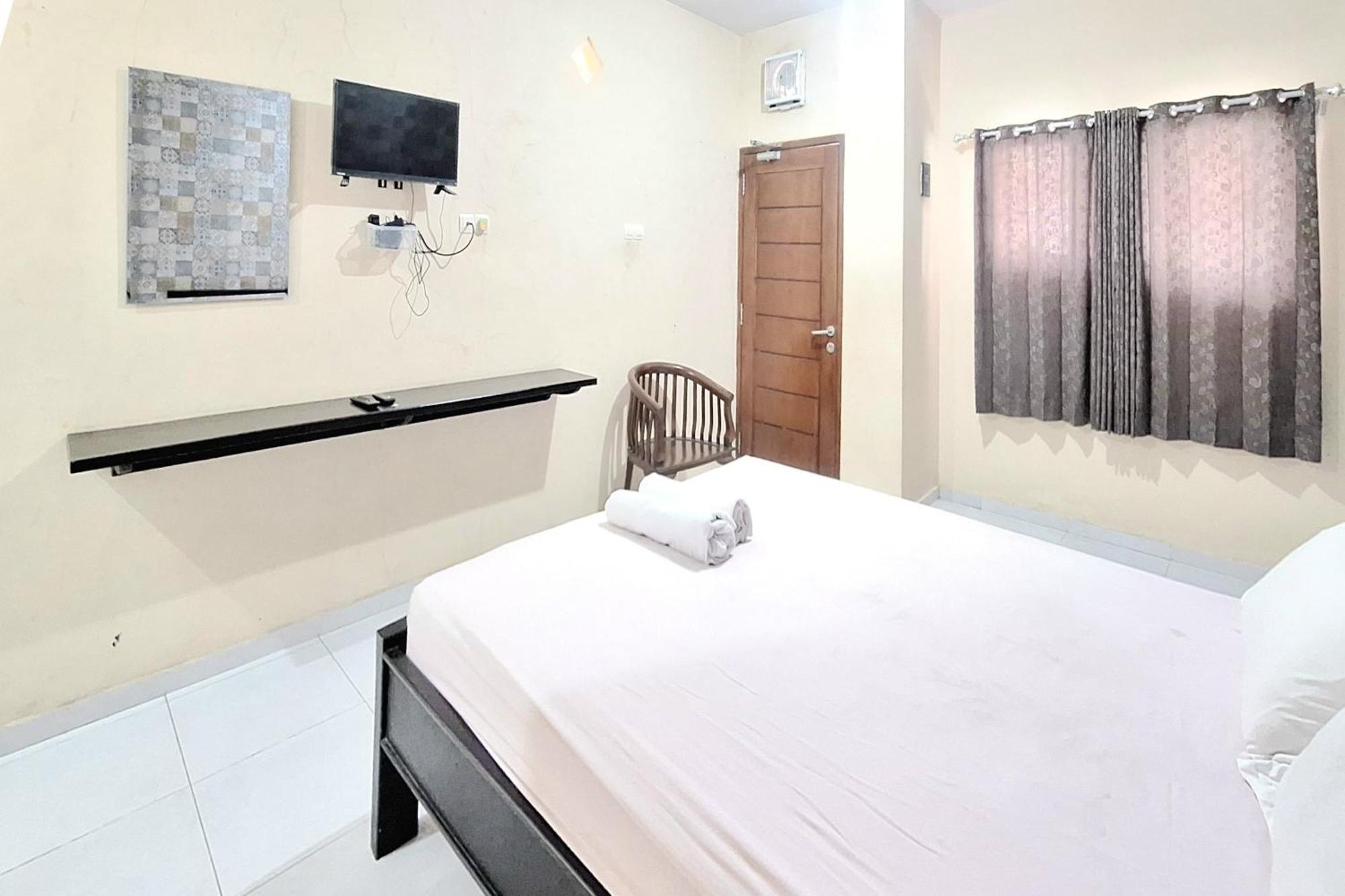 Villa Bukit Bunga Syariah Redpartner Pacet Mojokerto Экстерьер фото